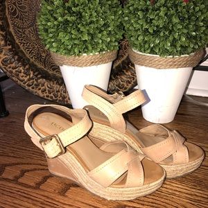 BCBGeneration wedges size 6